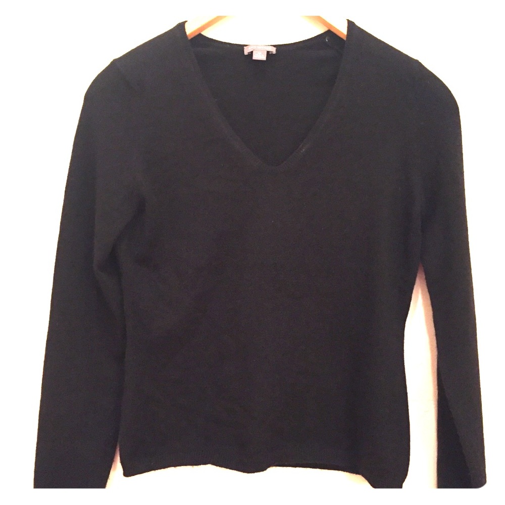 Ann Taylor cashmere sweater in black